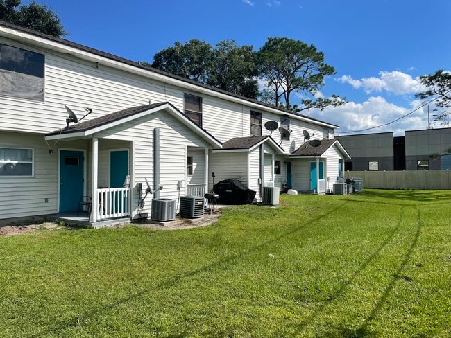 Building Photo - 1404 Montana Ave