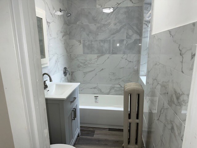 Building Photo - 4058 W Dickens Ave