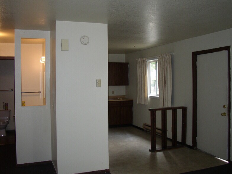 Building Photo - 1420 Worden Ave