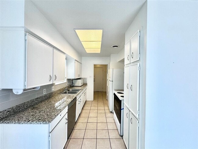 Building Photo - 8419 Neff St