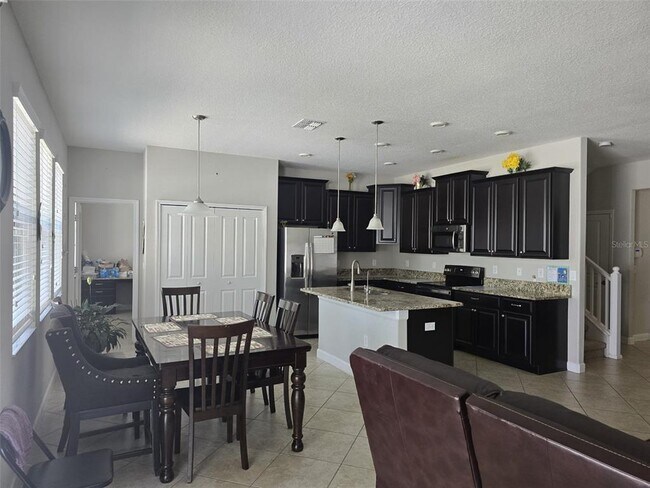 Building Photo - 4335 Mount Bandon Dr