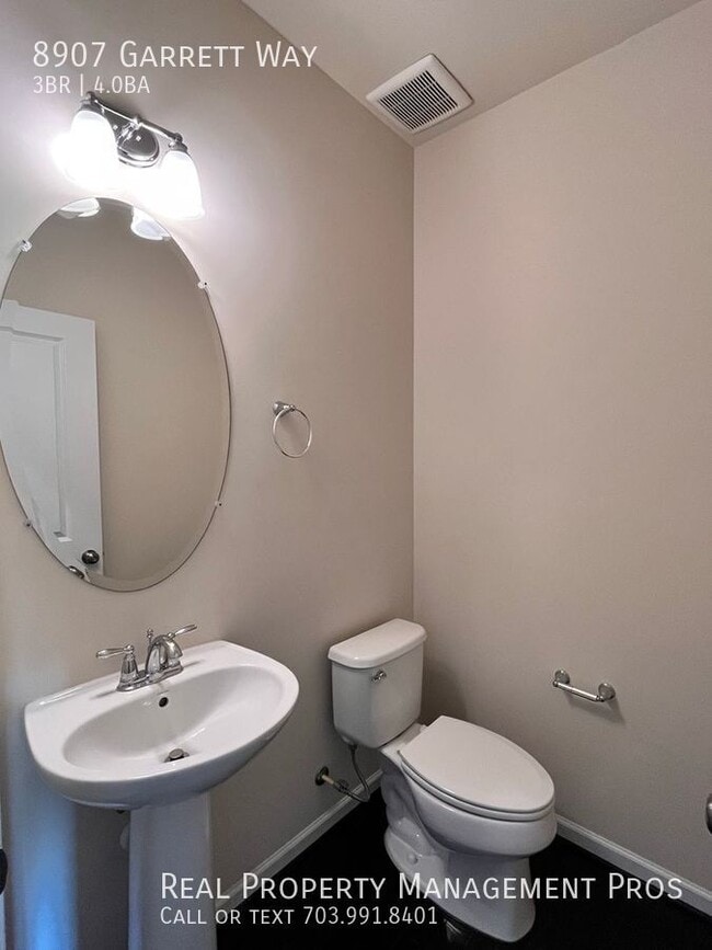 Building Photo - 8907 Garrett Way