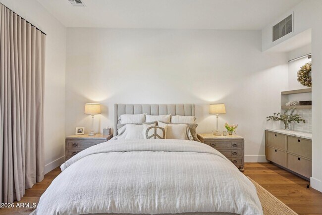 Building Photo - 9899 N 79th Way