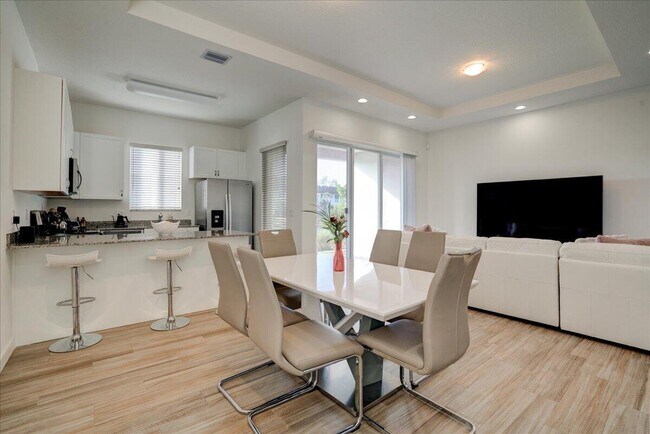 Building Photo - 1451 Pioneer Way