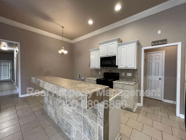 Building Photo - 30092 Irene Kennard Ave