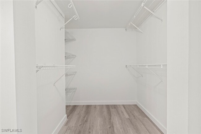 Building Photo - 400 Misty Pines Cir