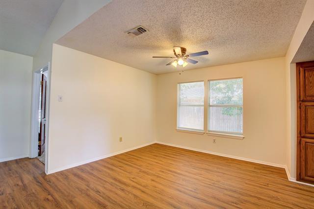 Building Photo - 1010 Kingston Dr