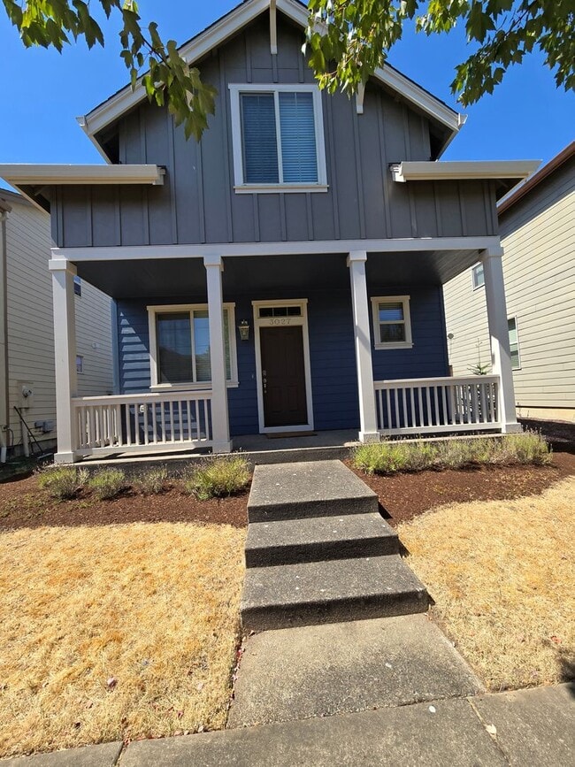 Building Photo - Small Dog Friendly 2 Bedroom 1.5 Bath Hous...