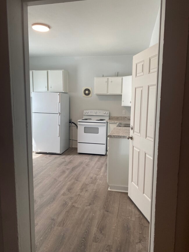 Building Photo - 215 Colorado Ave