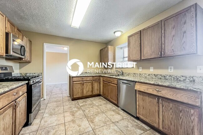 Building Photo - 4 Bedroom Pet-Friendly Home in Rowlett, TX with Main Street Renewal