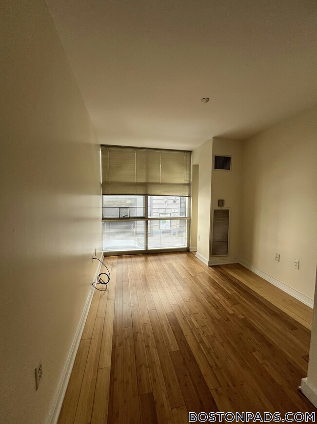 Building Photo - 40 Boylston St