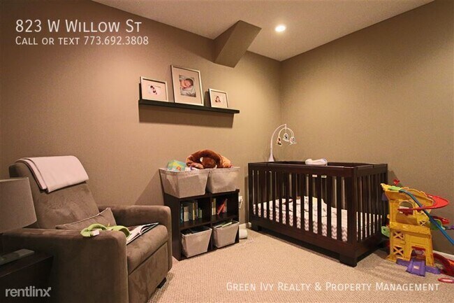 Building Photo - 823 W Willow St