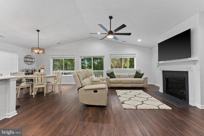 Building Photo - 181 Haulover Dr