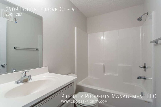 Building Photo - 2909 Locust Grv Ct