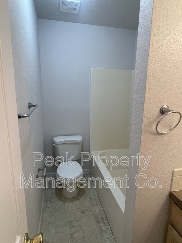Building Photo - 1007 Cuerto Ln