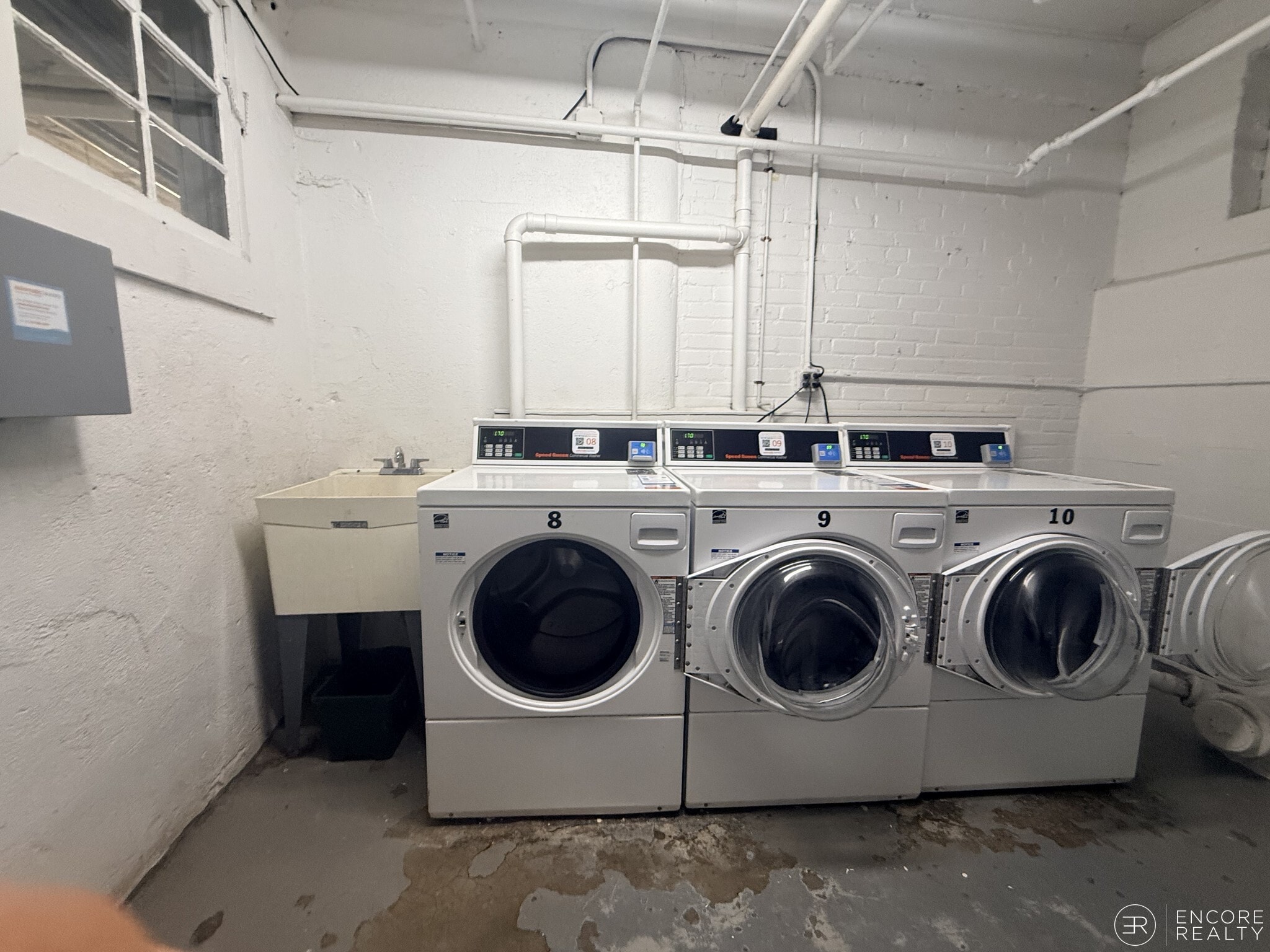 Building Photo - 110 Riverway