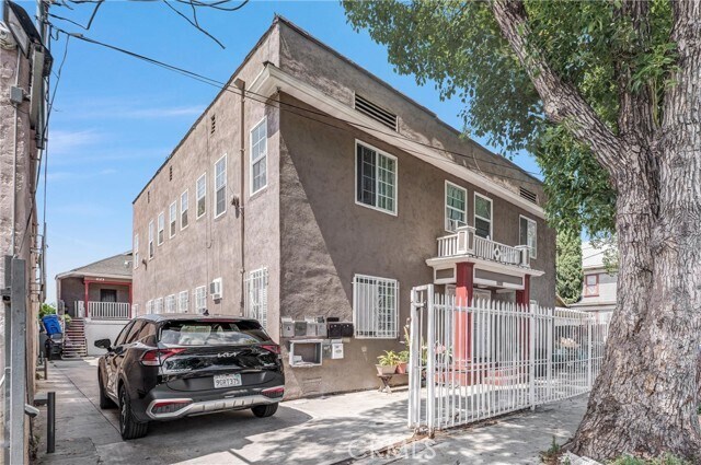 Building Photo - 166 E 36th Pl