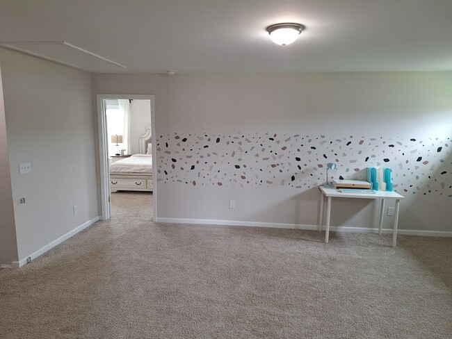 Building Photo - Magnificent Five Bedroom Home in Elgin SC!
