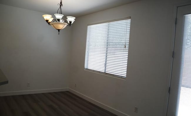 Building Photo - 494 Newberry Springs Dr