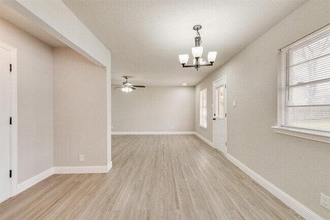 Building Photo - 4809 Jordan Park Dr