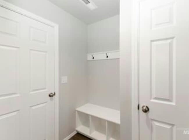 Building Photo - 672 S Blackfoot