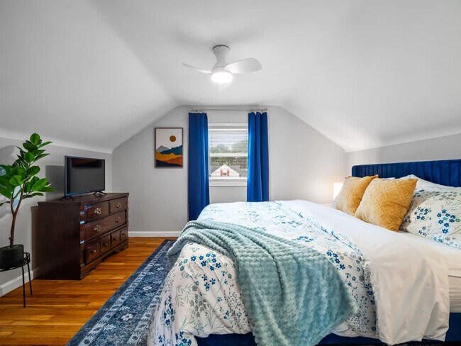 Building Photo - 386 Walworth Ave