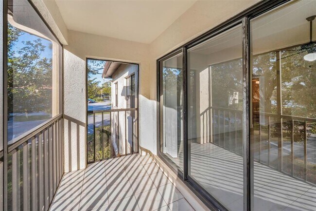 Building Photo - 3377 Crystal Ct E