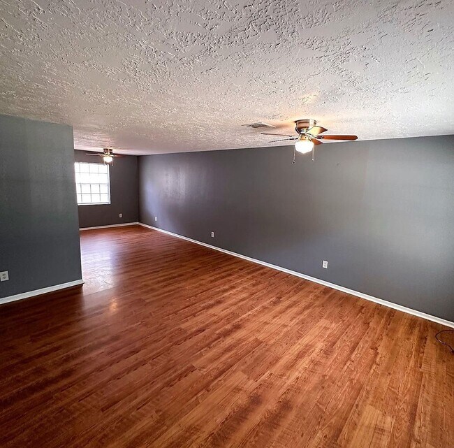 Building Photo - 2321 Gladys St, Beaumont TX 77702
