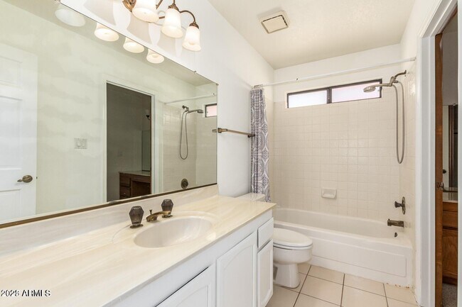 Building Photo - 2174 E Aspen Dr