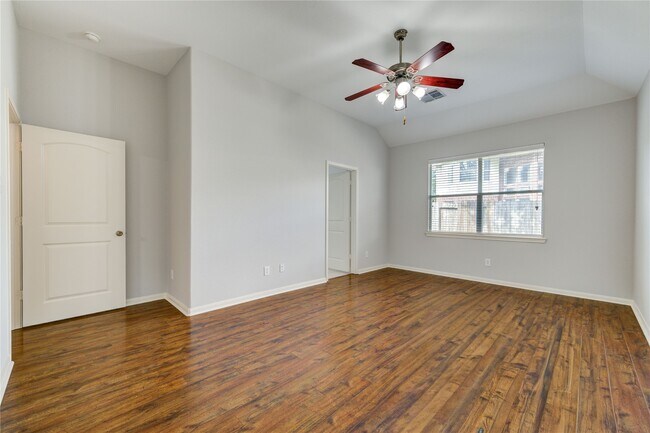 Building Photo - 6030 Starbrook Creek Dr