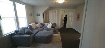 Building Photo - 409 Lakeway Dr