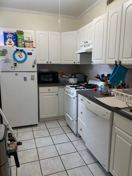 Primary Photo - 62 Egmont St