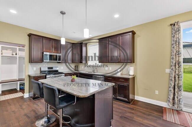 Building Photo - 24989 Reddington Ct