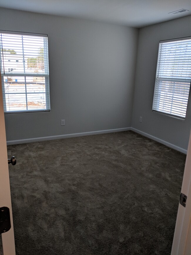 Building Photo - 1385 Southpoint Trail