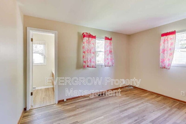 Building Photo - 705 Orchard Ln