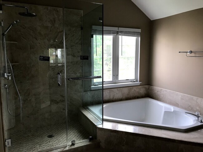 Building Photo - 11401 Crownwood Ln