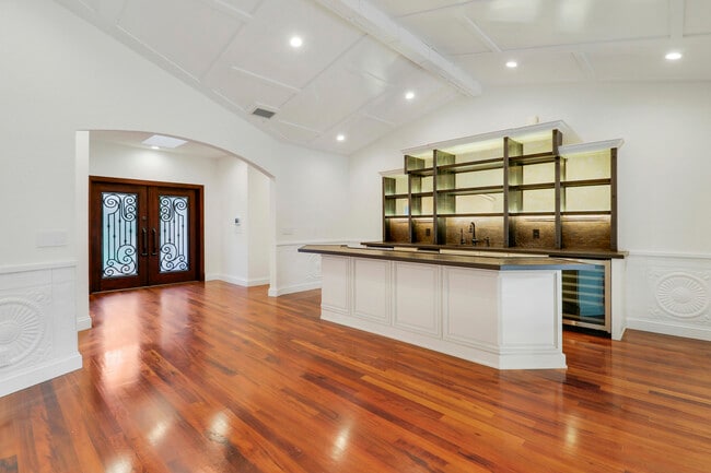 Building Photo - 67 Pacer Cir