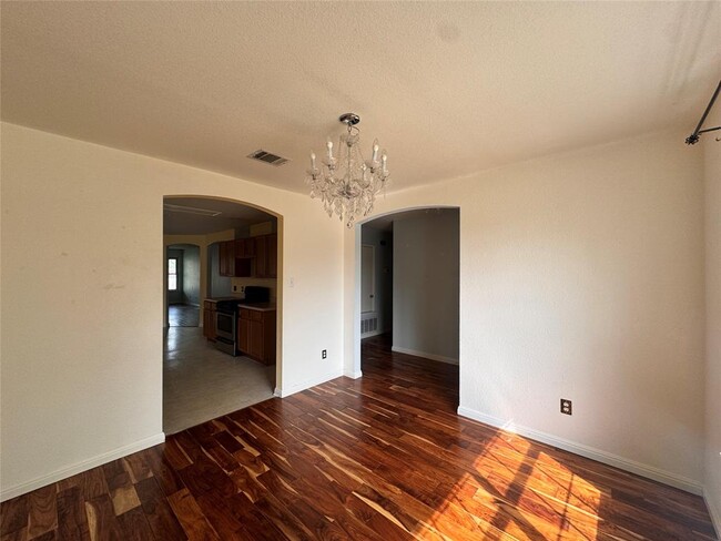 Building Photo - 3906 Haleys Way