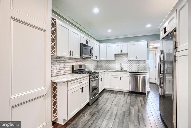 Building Photo - 115 N Belnord Ave