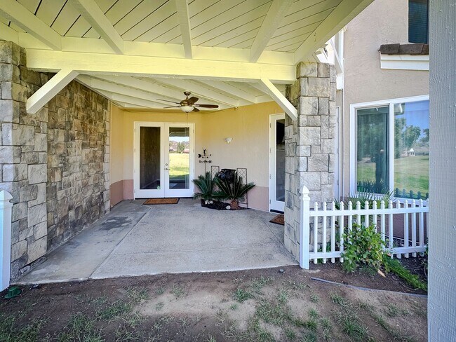 Building Photo - Bear Greek Villa Overlooking Golf Course!