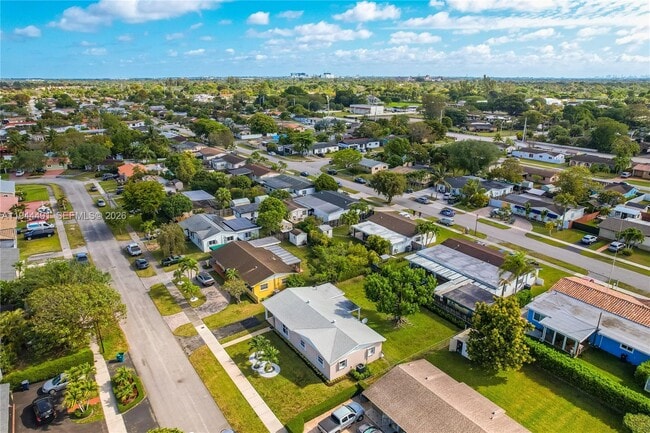 Building Photo - 5215 SW 128th Ave