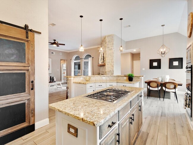 Building Photo - 3228 Port Royal Ct