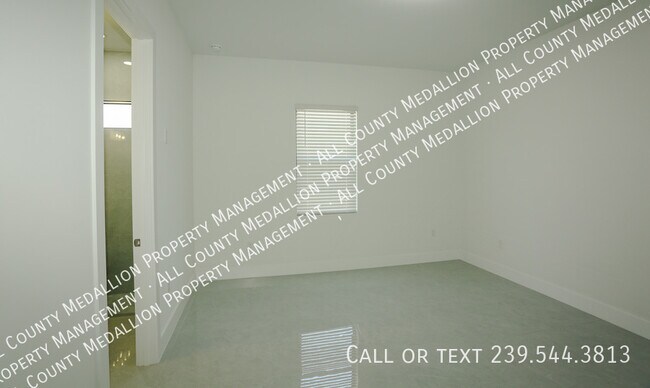 Building Photo - 141 Harold Ave S