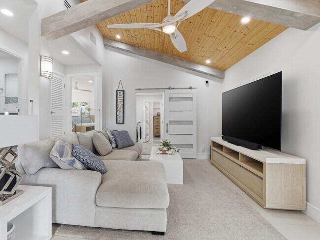 Building Photo - 2210 NE 3rd Ave