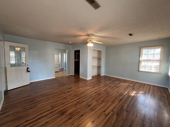 Building Photo - 4411 Donwood Dr