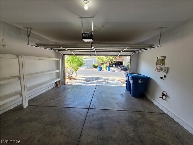 Building Photo - 10021 Via Toro Ave