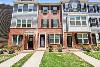 Building Photo - 6222 Cleburne Ct