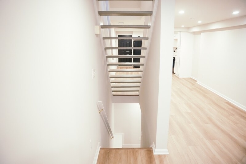 Building Photo - 916 W Lombard St