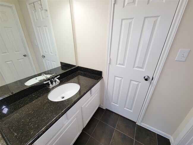 Building Photo - 26307 Langdon Ct