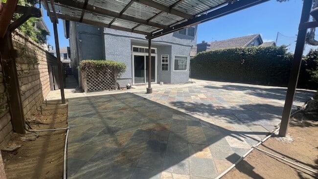Building Photo - Elegant House in Playa Del ray